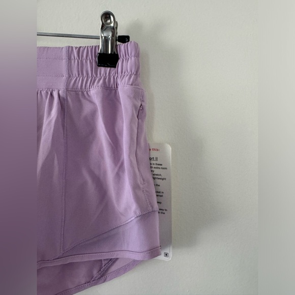 NWT Lululemon Hotty Hot Short II 2.5" in Lilac Quartz - Picture 6 of 10